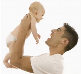 El permiso de paternidad se ampliará a un mes en el 2011